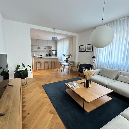 Bratislava Oldtown Apartment 130M2 ,60M2 Terrace And 2 Bathrooms מראה חיצוני תמונה