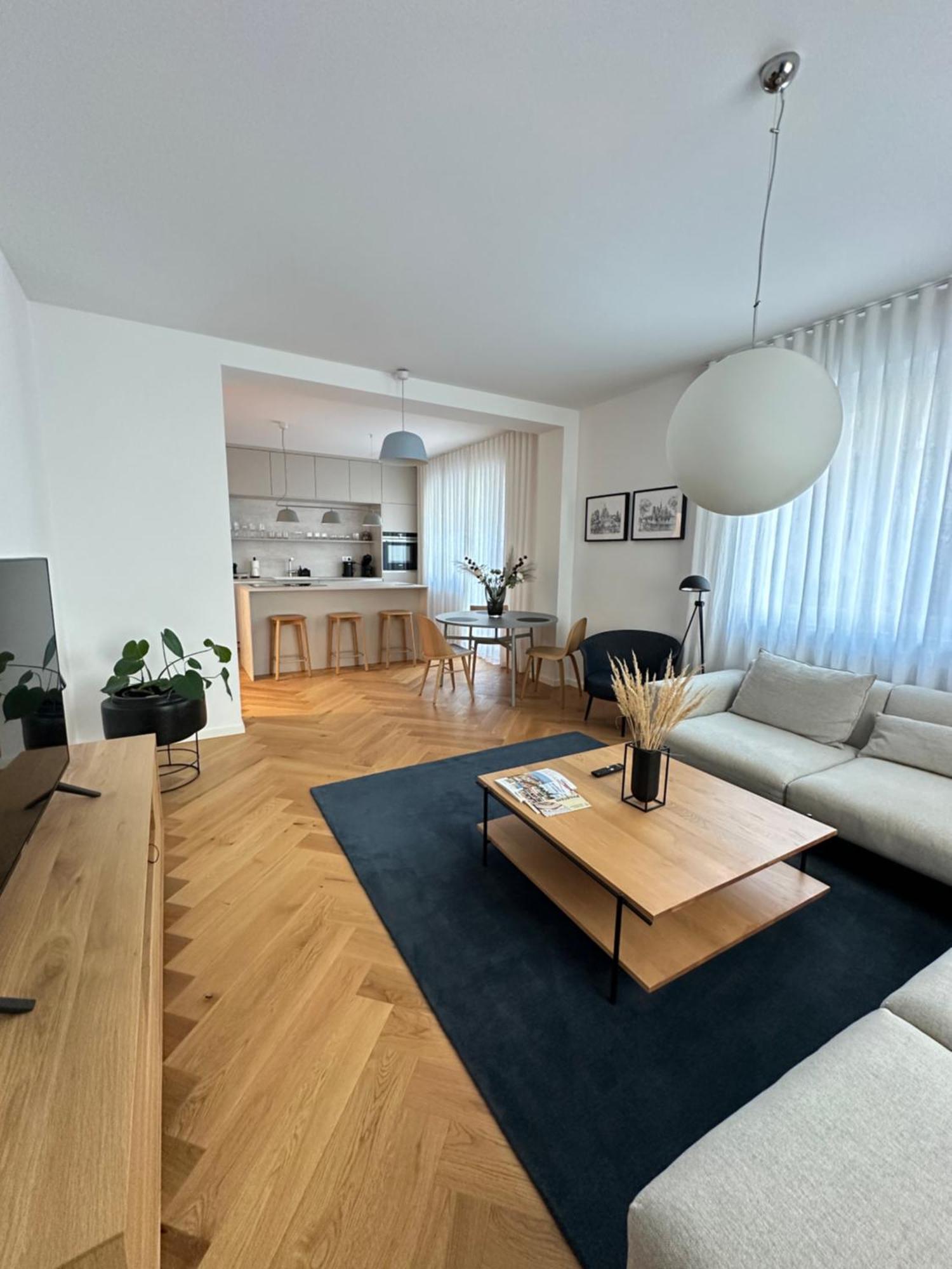 Bratislava Oldtown Apartment 130M2 ,60M2 Terrace And 2 Bathrooms מראה חיצוני תמונה