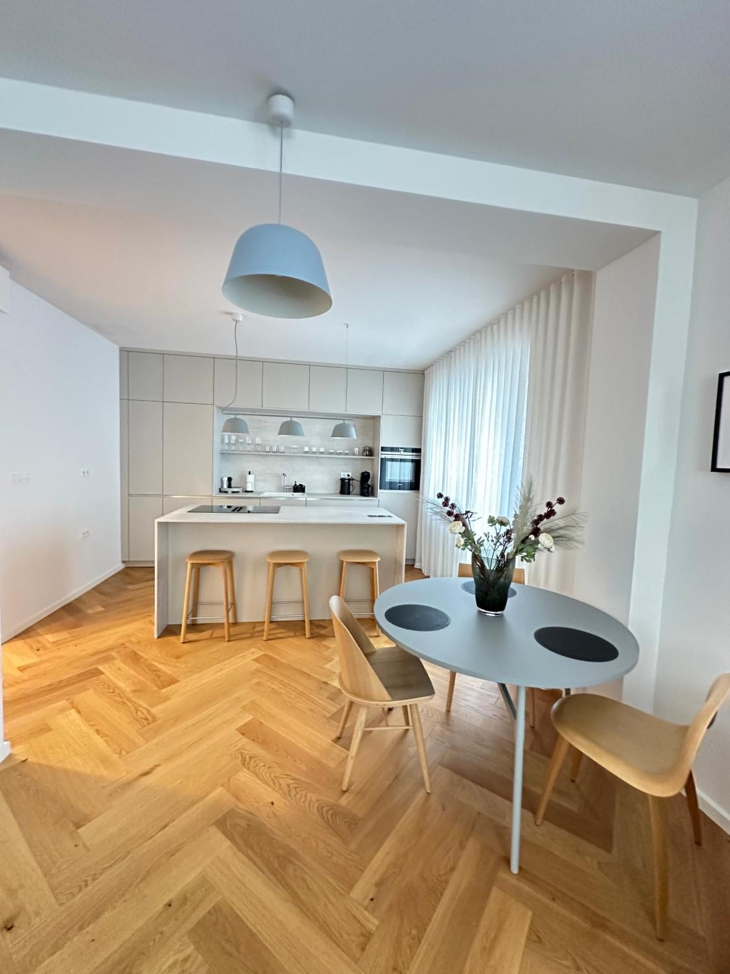 Bratislava Oldtown Apartment 130M2 ,60M2 Terrace And 2 Bathrooms מראה חיצוני תמונה